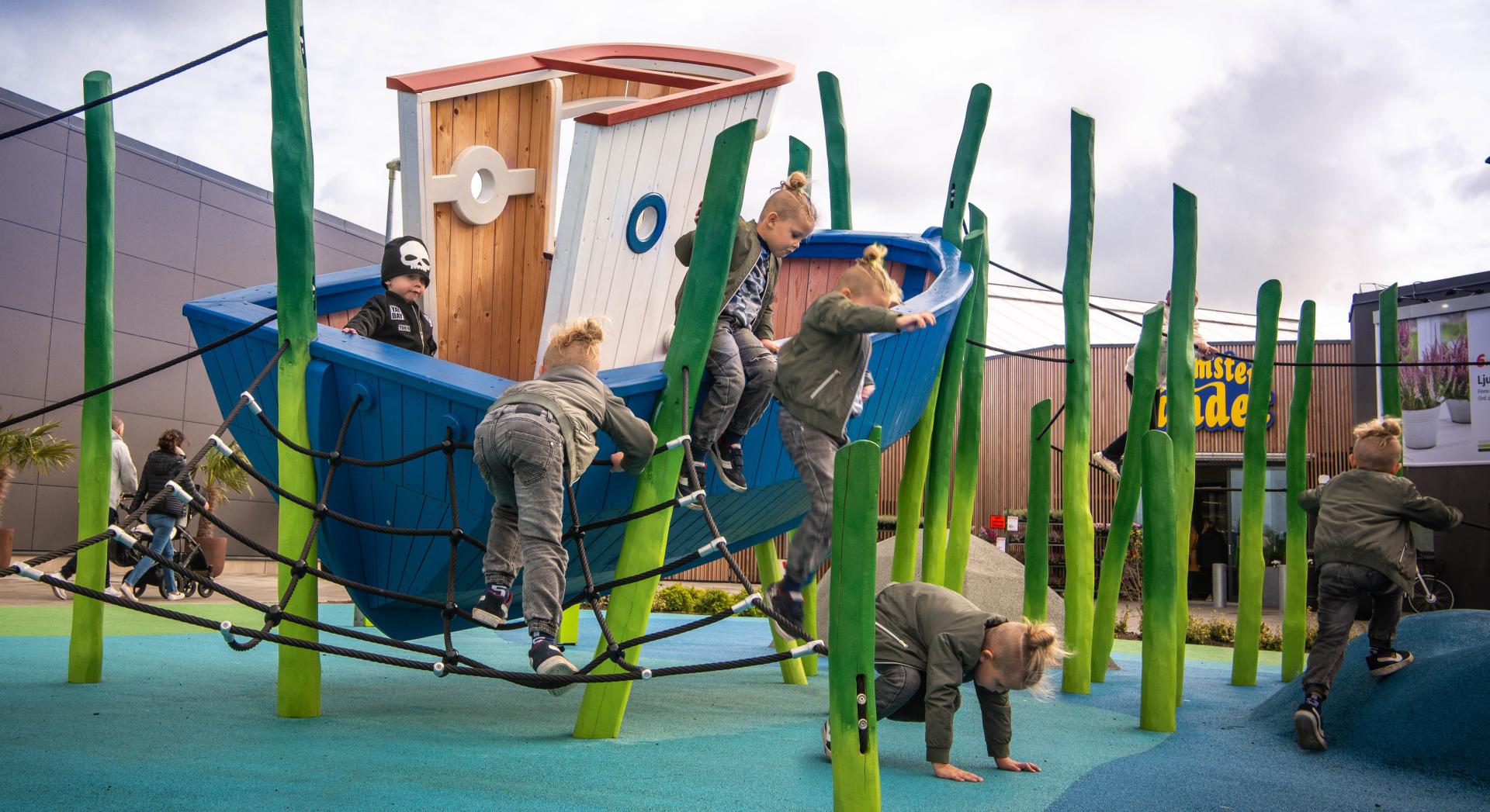 INSPIRING KIDS TO MOVE MONSTRUM playground boat