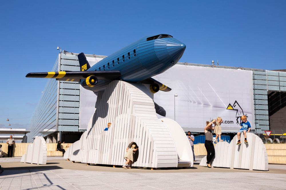 Sky high flight playground airplane airport monstrum